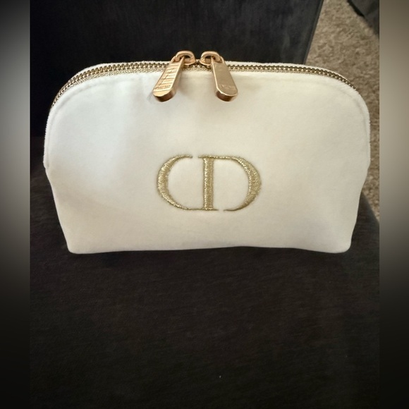 Vintage Christian Dior authentic gold tone clip earrings with CD makeup bag NWT - Picture 7 of 13